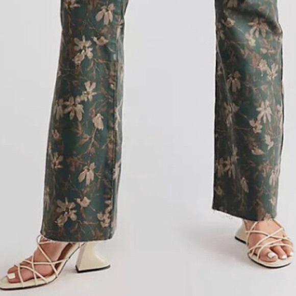 Free People We the Free green floral CRVY 2nd Ave One Piece jumpsuit jumper sz14 - Picture 3 of 8